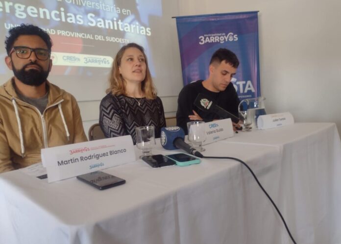 Valeria Guido -centro-, Martin Rodriguez Blanco y Julian Tornini.